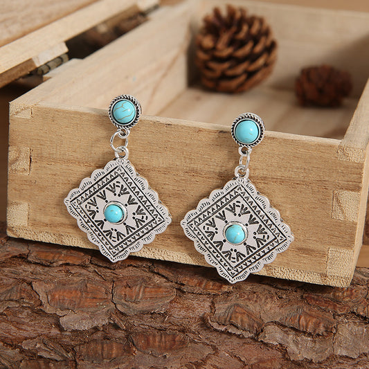 Charming Earring for Any Occasion