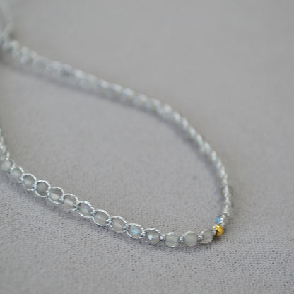 Classic Gold Bracelet with Timeless Appeal