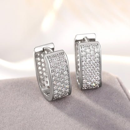 Charming Earring for Any Occasion