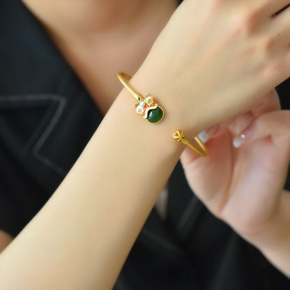 Charming Silver Bracelet for Any Occasion