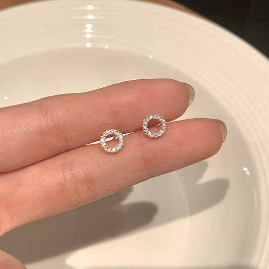 Charming Earring for Any Occasion