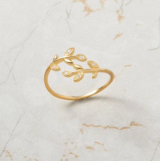 Charming Gold Ring for Any Occasion
