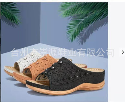 Graceful Orthopedic Sandals for Modern Look