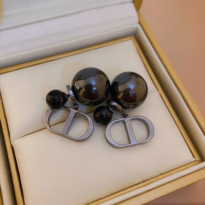 Classic Pearl Earring with Timeless Appeal