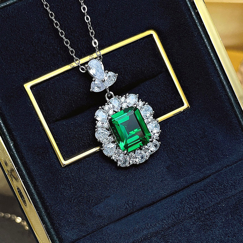 Stunning Necklace for Daily Wear