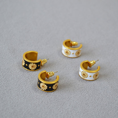 Romantic Silver Earring for Special Moments