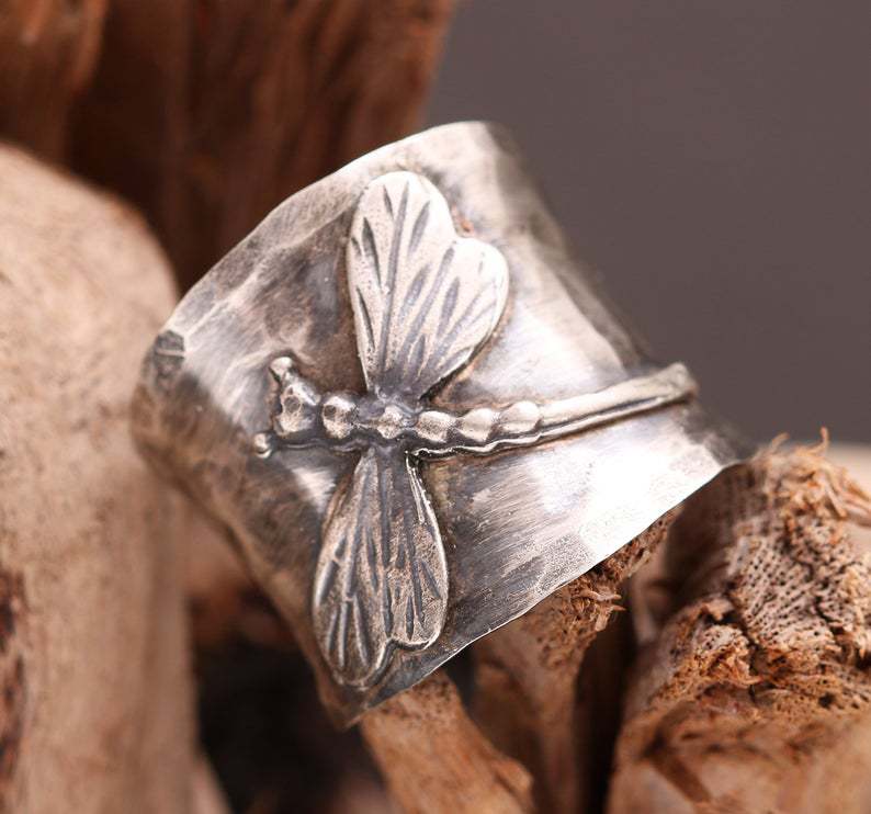 Stunning Silver Ring for Daily Wear