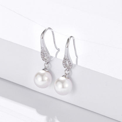 Classic Pearl Earring with Timeless Appeal