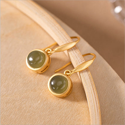 Charming Gold Earring for Any Occasion