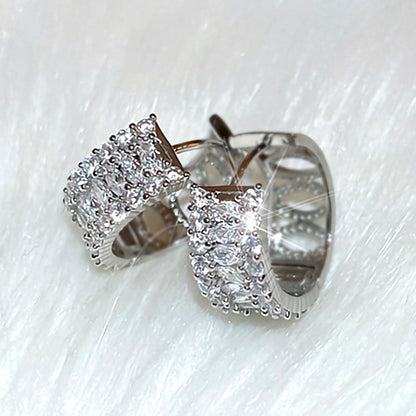 Charming Earring for Any Occasion