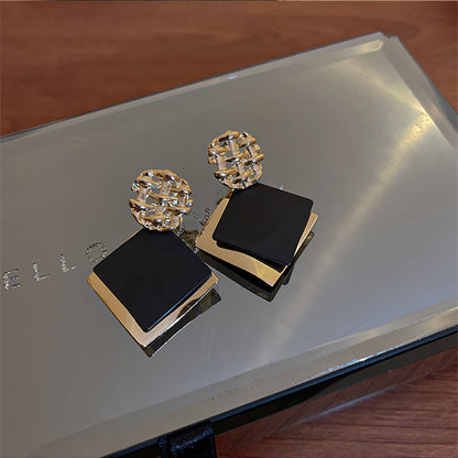 Classic Earring with Timeless Appeal