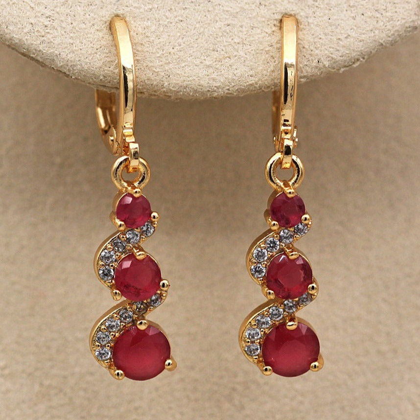 Stunning Gold Earring for Daily Wear