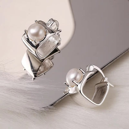 Classic Pearl Earring with Timeless Appeal