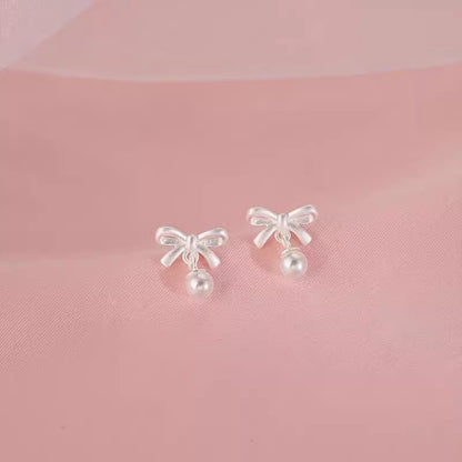 Beautiful Pearl Earring with Unique Style
