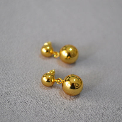 Romantic Gold Earring for Special Moments