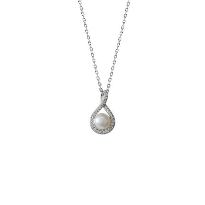 Classic Pearl Necklace with Timeless Appeal