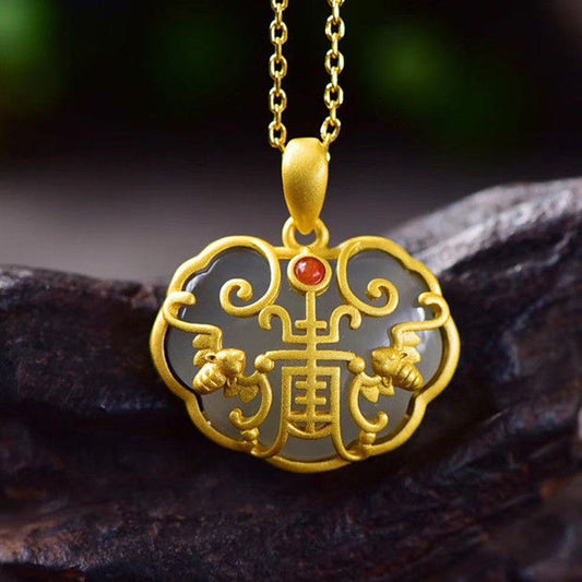 Charming Gold Pendant for Any Occasion