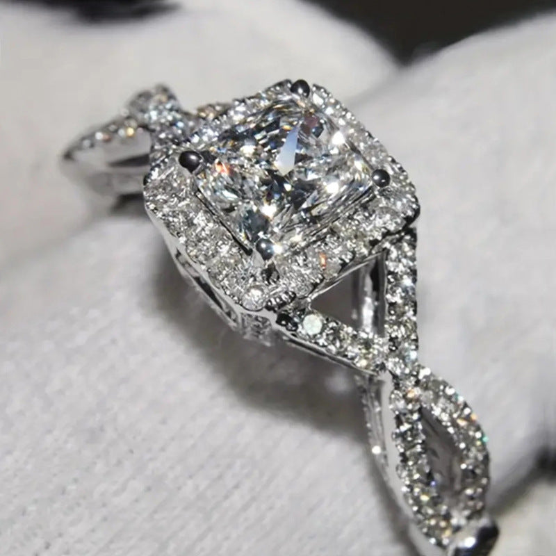 Romantic Chain for Special Moments