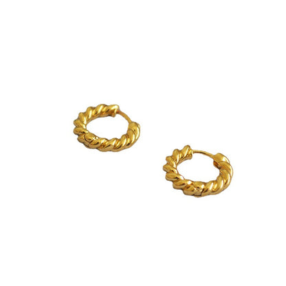 Charming Gold Earring for Any Occasion