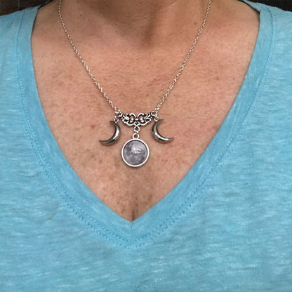 Elegant Pendant for Every Occasion