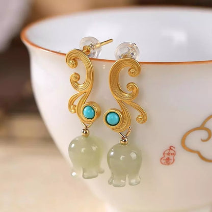 Charming Gold Earring for Any Occasion