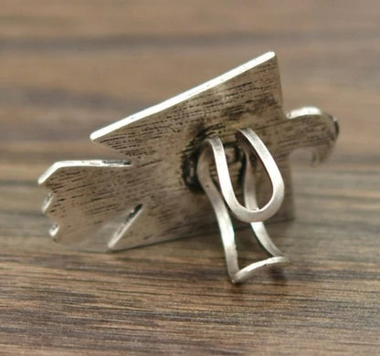 Classic Silver Ring with Timeless Appeal
