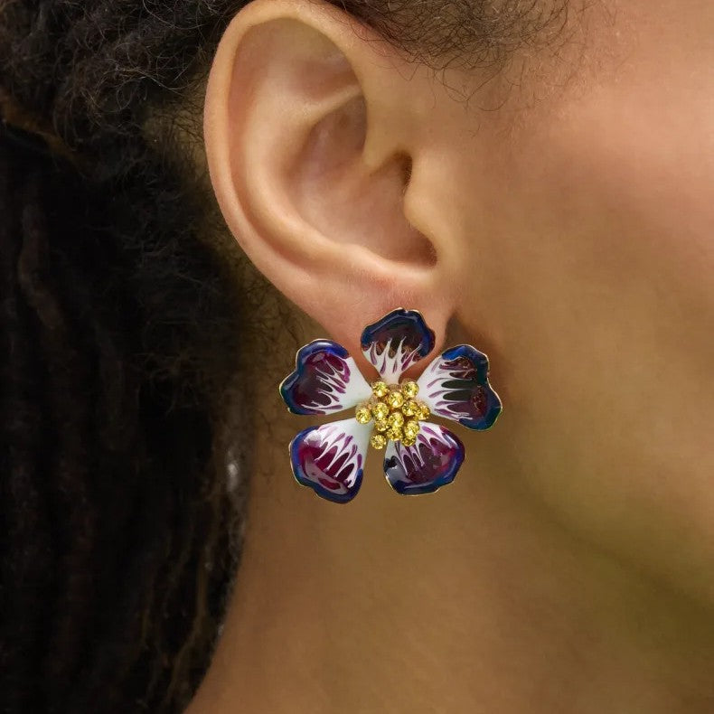 Classic Earring with Timeless Appeal