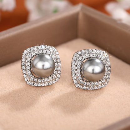 Beautiful Pearl Earring with Unique Style