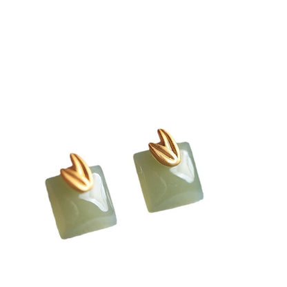 Romantic Gold Earring for Special Moments