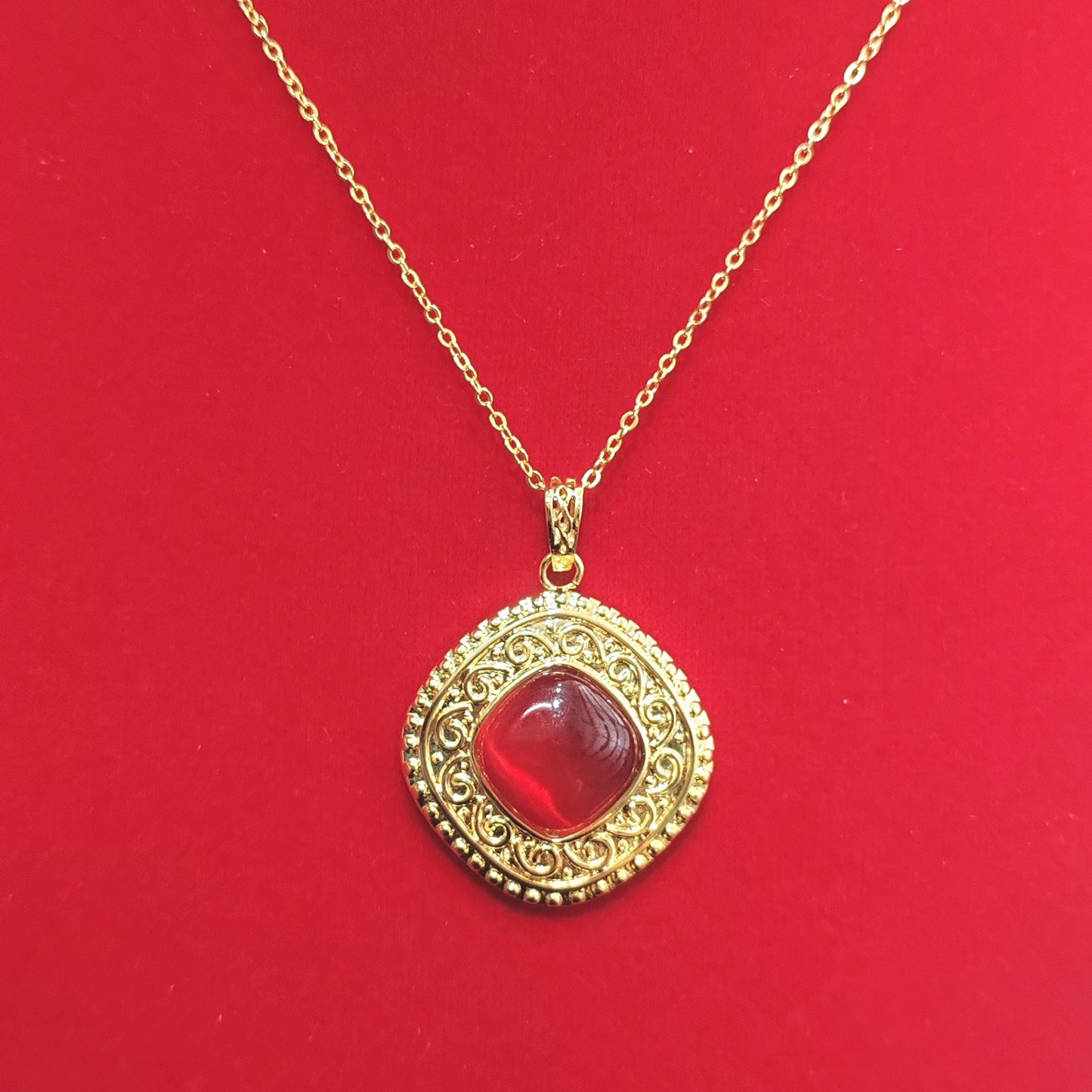 Stunning Necklace for Daily Wear