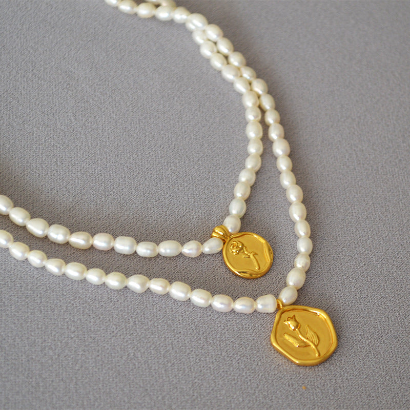 Beautiful Gold Necklace with Unique Style