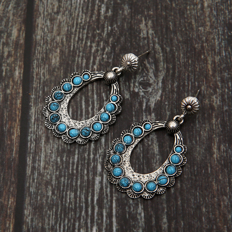 Charming Earring for Any Occasion