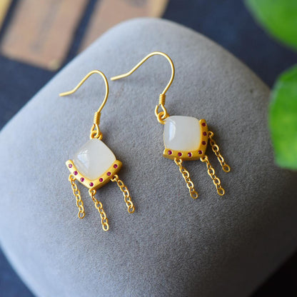 Charming Gold Earring for Any Occasion