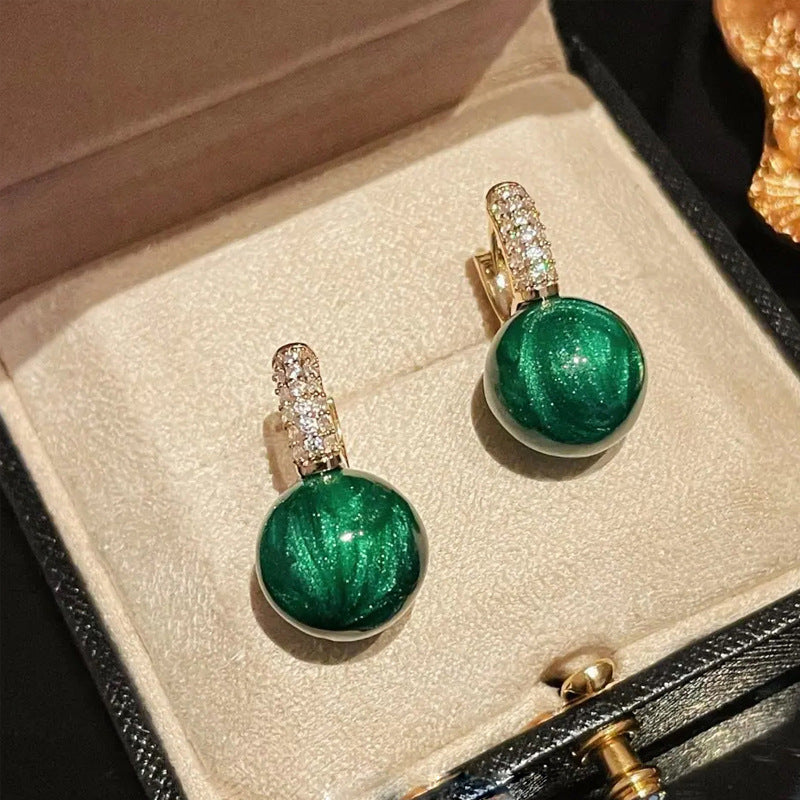 Charming Pearl Earring for Any Occasion
