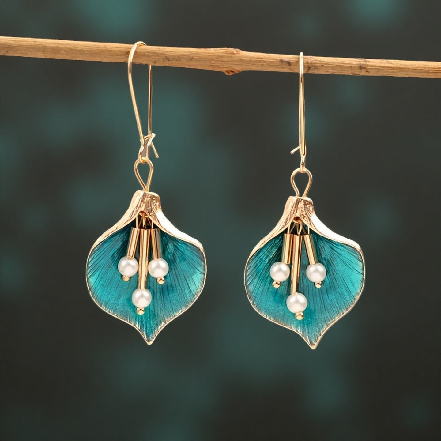 Classic Pearl Earring with Timeless Appeal