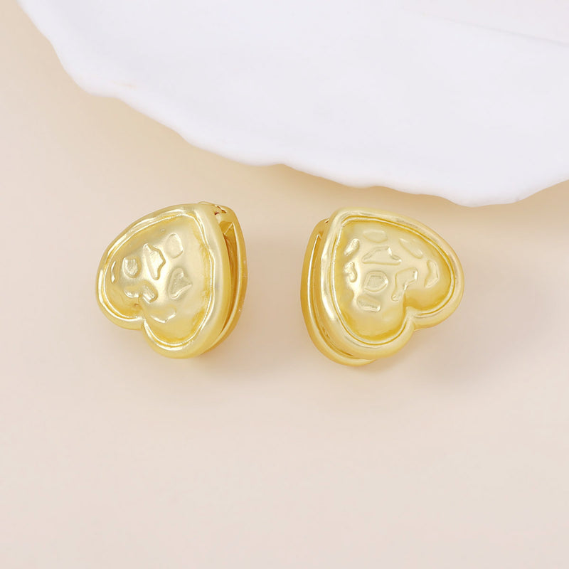Charming Piece for Any Occasion
