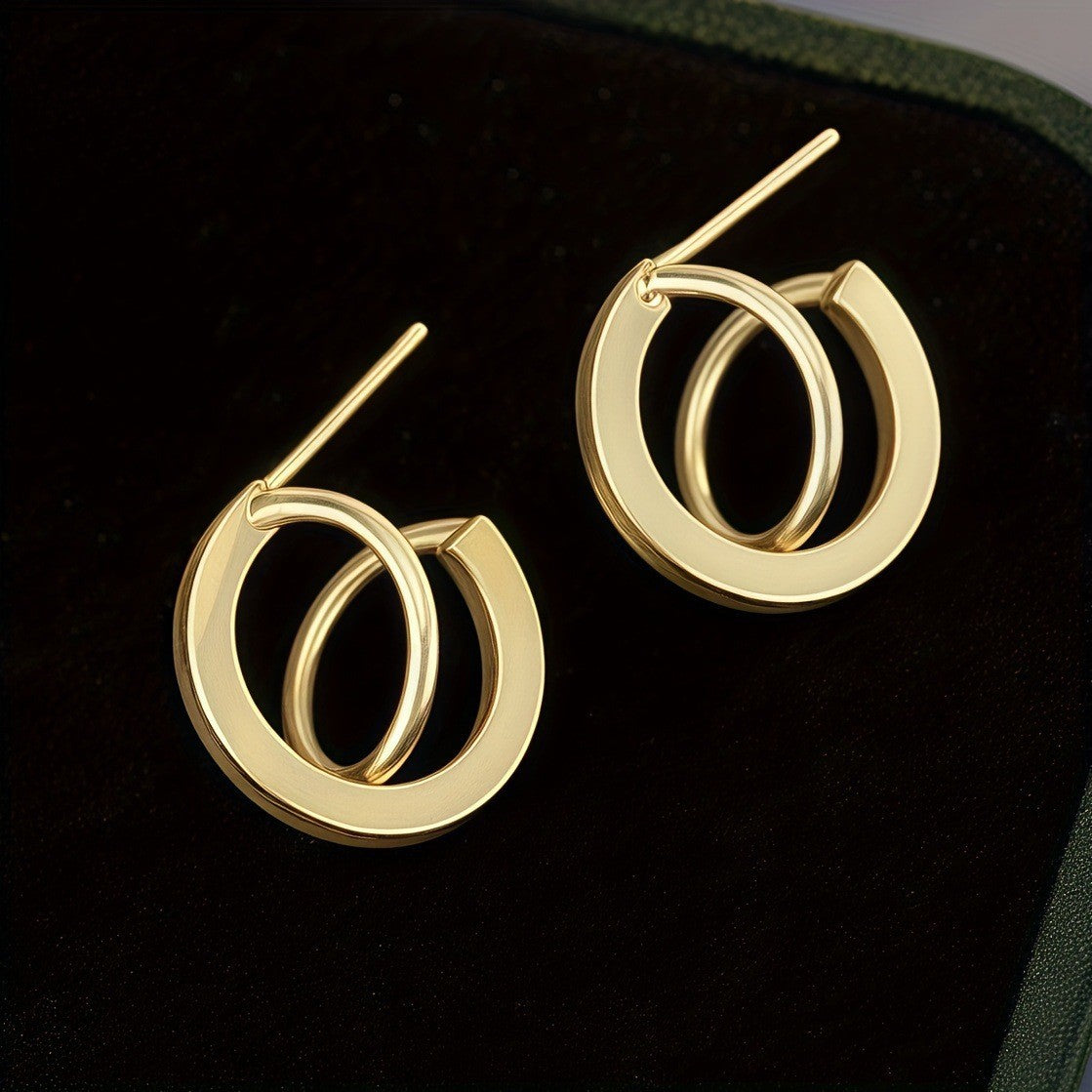 Charming Piece for Any Occasion