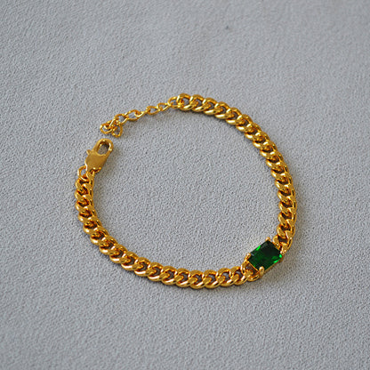 Charming Gold Necklace for Any Occasion
