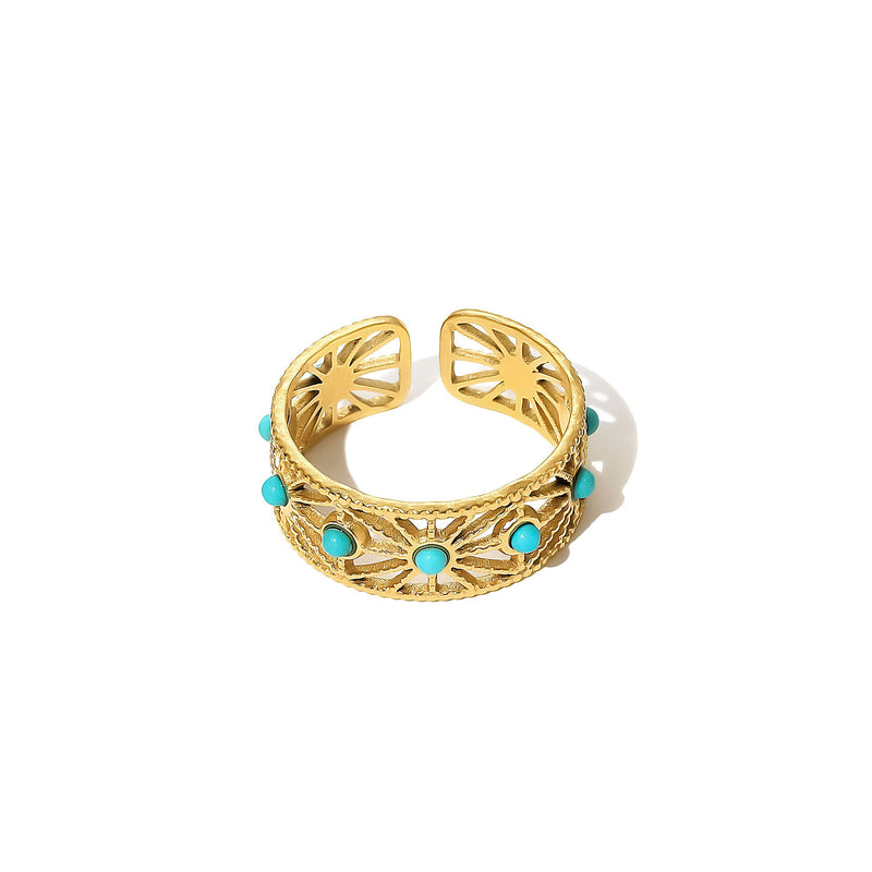 Romantic Gold Bracelet for Special Moments
