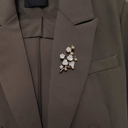 Charming Pearl Piece for Any Occasion