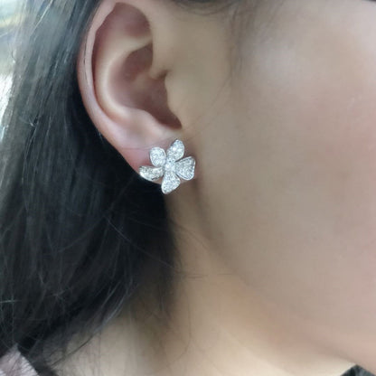 Romantic Earring for Special Moments