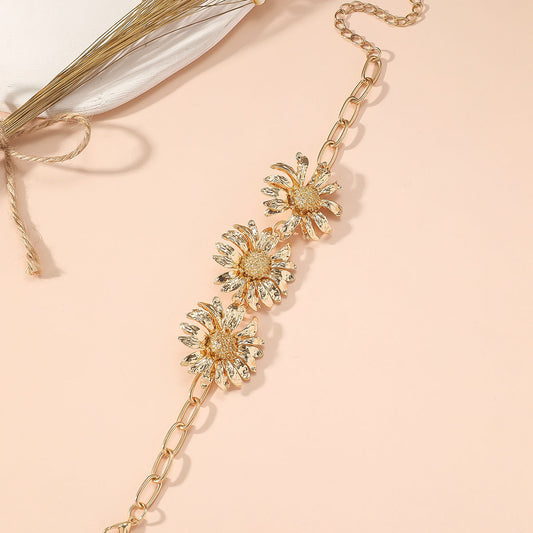 Romantic Gold Bracelet for Special Moments