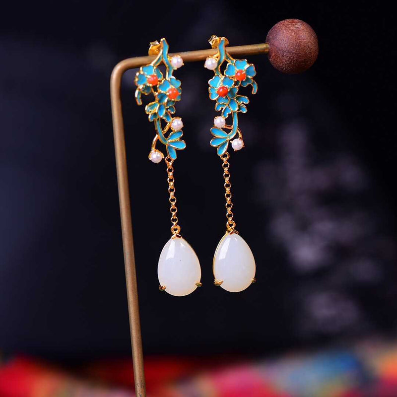 Beautiful Silver Earring with Unique Style