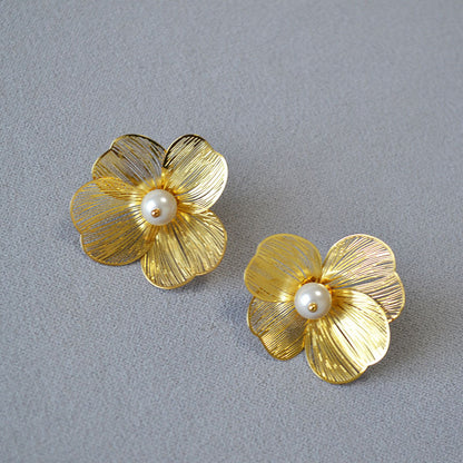 Stunning Silver Earring for Daily Wear