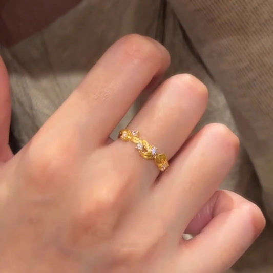 Charming Gold Ring for Any Occasion