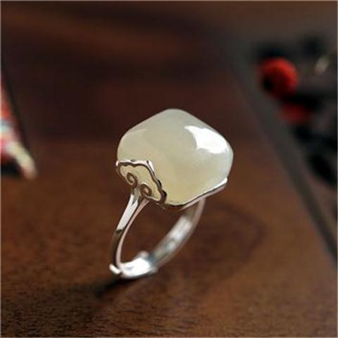 Charming Gold Ring for Any Occasion