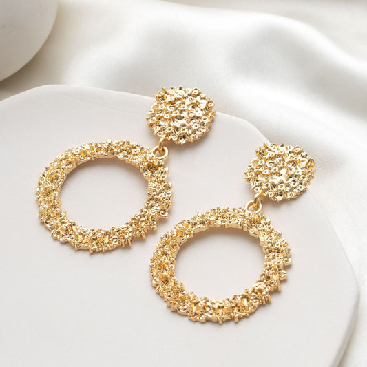 Romantic Gold Earring for Special Moments