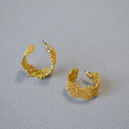 Stunning Gold Earring for Daily Wear