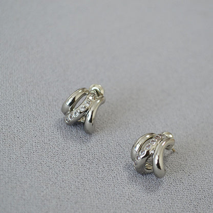 Beautiful Gold Earring with Unique Style