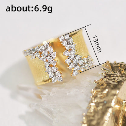 Beautiful Gold Bracelet with Unique Style
